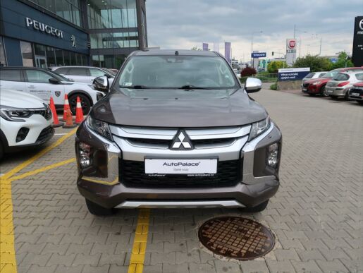 Mitsubishi L200 2,3 INSTYLE  DI-D 4WD AUT