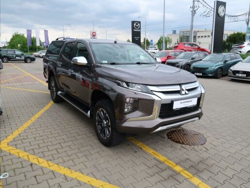 Mitsubishi L200 2,3 INSTYLE  DI-D 4WD AUT