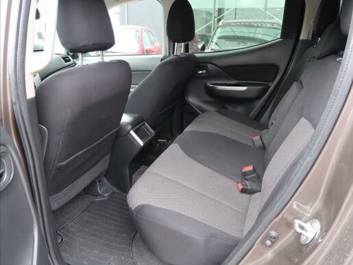 Mitsubishi L200 2,3 INSTYLE  DI-D 4WD AUT
