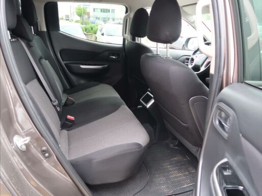 Mitsubishi L200 2,3 INSTYLE  DI-D 4WD AUT