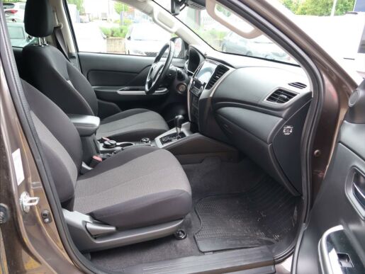 Mitsubishi L200 2,3 INSTYLE  DI-D 4WD AUT