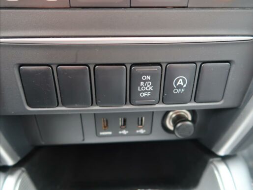 Mitsubishi L200 2,3 INSTYLE  DI-D 4WD AUT