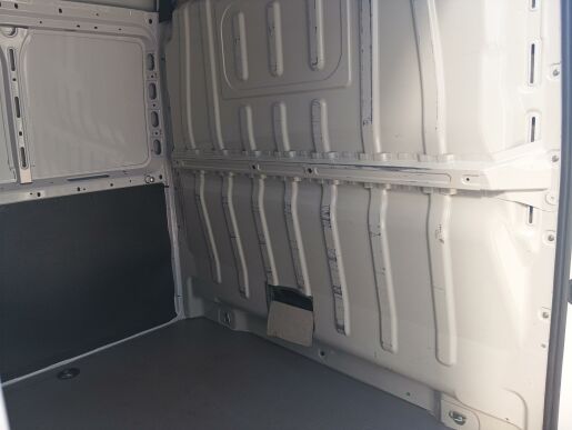 Peugeot Boxer Furgon 3500 L2H2 2,2HDi 165k