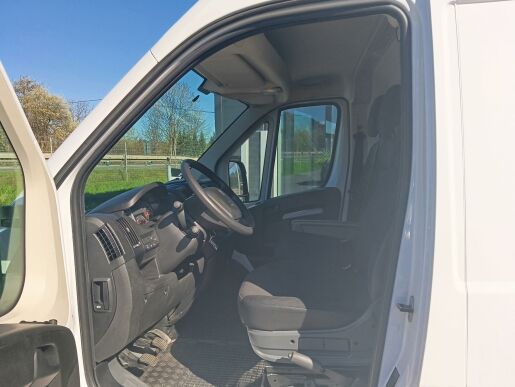 Peugeot Boxer Furgon 3500 L2H2 2,2HDi 165k