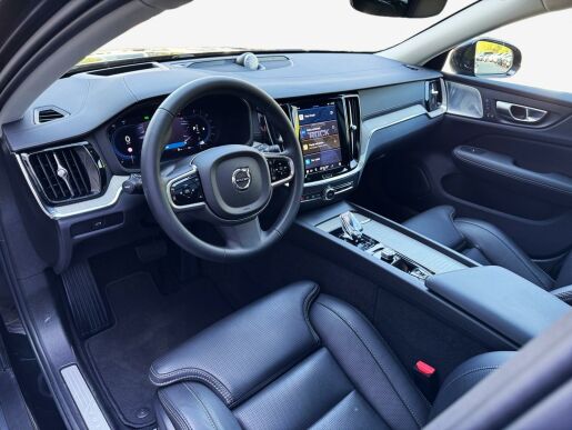 Volvo V60 B5 AWD CC ULTIMATE B&W 1.MAJ.
