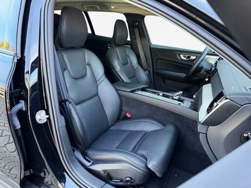 Volvo V60 B5 AWD CC ULTIMATE B&W 1.MAJ.