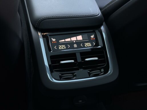 Volvo V60 B5 AWD CC ULTIMATE B&W 1.MAJ.