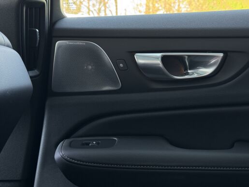 Volvo V60 B5 AWD CC ULTIMATE B&W 1.MAJ.
