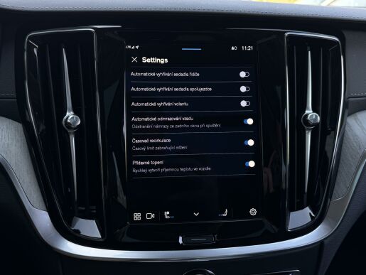 Volvo V60 B5 AWD CC ULTIMATE B&W 1.MAJ.
