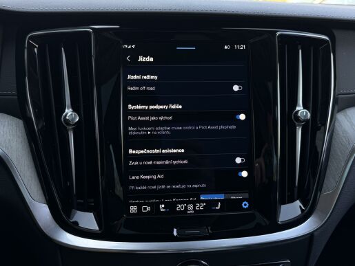 Volvo V60 B5 AWD CC ULTIMATE B&W 1.MAJ.