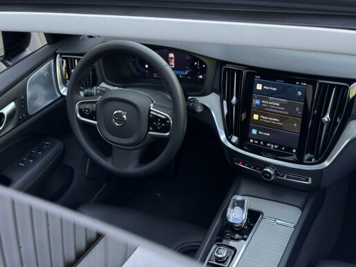 Volvo V60 B5 AWD CC ULTIMATE B&W 1.MAJ.