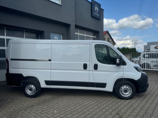 Citroën Jumper Furgon 30 L2H1 2.2 BlueHDi 120k (Záruka 5 let/200.000 km v ceně)