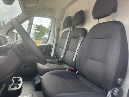 Citroën Jumper Furgon 30 L2H1 2.2 BlueHDi 120k (Záruka 5 let/200.000 km v ceně)