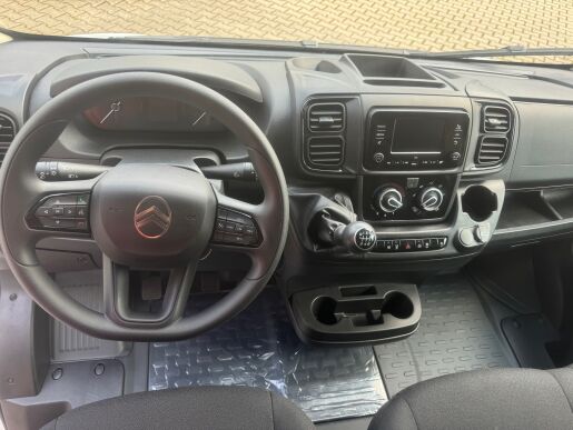 Citroën Jumper Furgon 30 L2H1 2.2 BlueHDi 120k (Záruka 5 let/200.000 km v ceně)