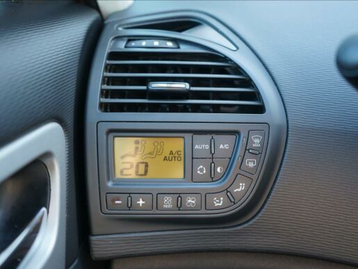 Citroën Grand C4 Picasso 1,6 e-HDi tažné  Tendance AUT