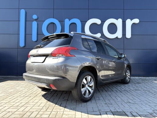 Peugeot 2008 STYLE, 82 koní, Navigace, Park