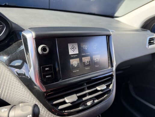 Peugeot 2008 STYLE, 82 koní, Navigace, Park