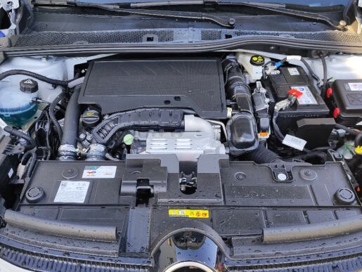 Citroën C4 PLUS 1,2PT 130k AUTOMATICKÁ PŘEVODOVKA EAT8 