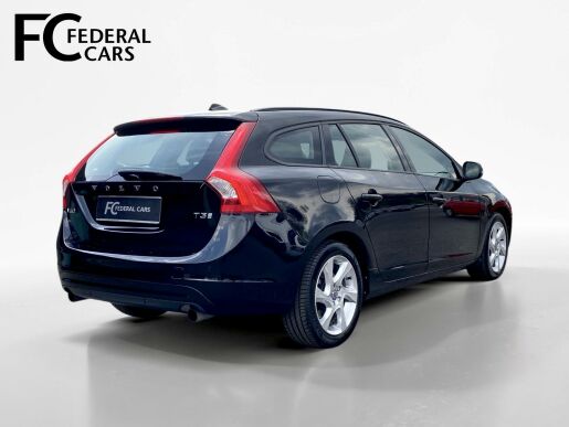 Volvo V60 T3 FWD // nezáv. topení + kola