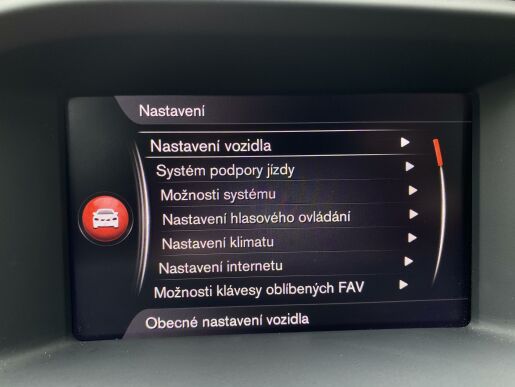 Volvo V60 T3 FWD // nezáv. topení + kola