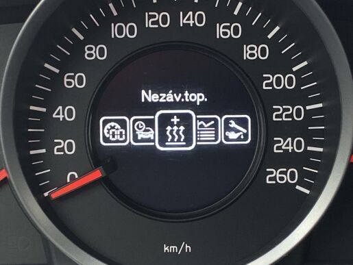 Volvo V60 T3 FWD // nezáv. topení + kola