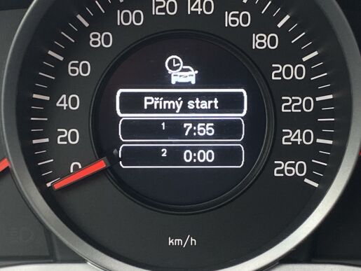 Volvo V60 T3 FWD // nezáv. topení + kola