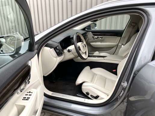 Volvo V90 D5 AWD // INSCRIPTION //