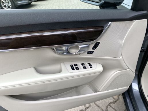 Volvo V90 D5 AWD // INSCRIPTION //