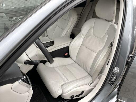 Volvo V90 D5 AWD // INSCRIPTION //
