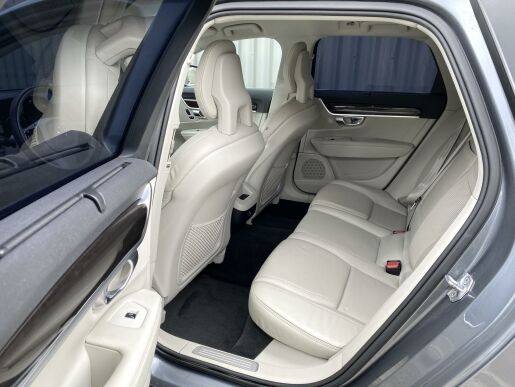Volvo V90 D5 AWD // INSCRIPTION //