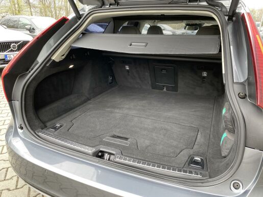 Volvo V90 D5 AWD // INSCRIPTION //