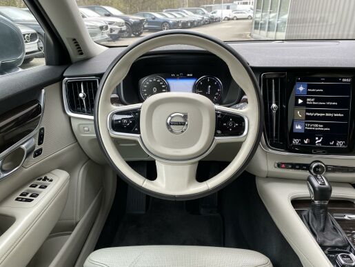 Volvo V90 D5 AWD // INSCRIPTION //