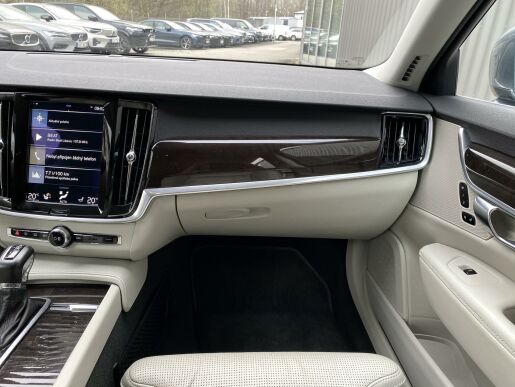 Volvo V90 D5 AWD // INSCRIPTION //