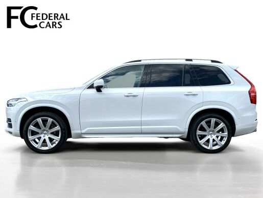 Volvo XC90 D5 AWD // MOMENTUM PRO