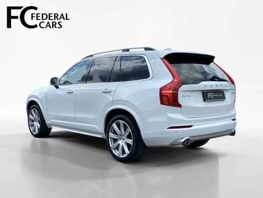 Volvo XC90 D5 AWD // MOMENTUM PRO