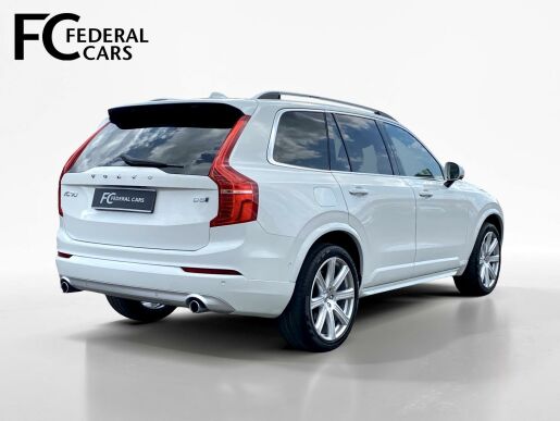 Volvo XC90 D5 AWD // MOMENTUM PRO
