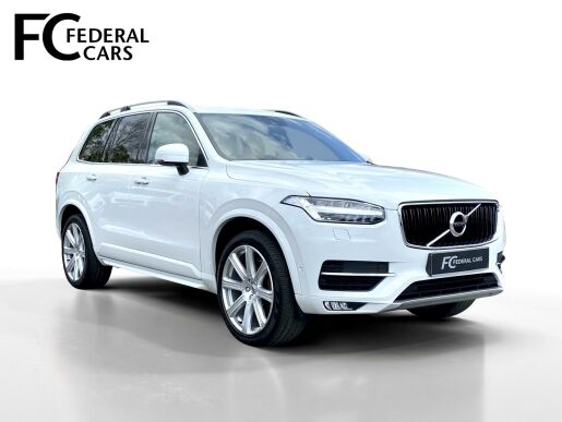 Volvo XC90 D5 AWD // MOMENTUM PRO