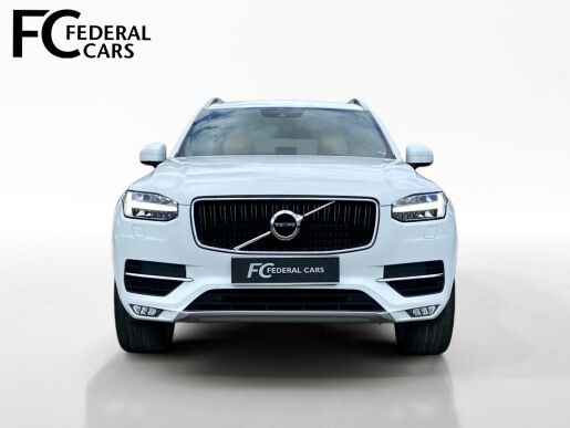 Volvo XC90 D5 AWD // MOMENTUM PRO