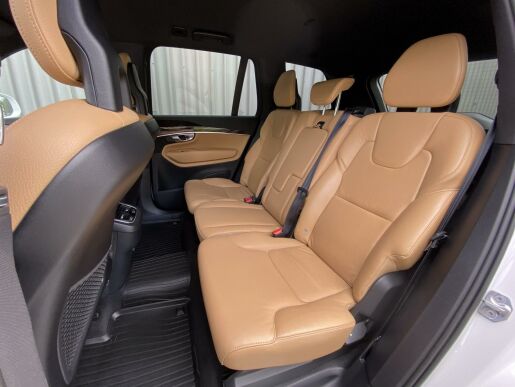 Volvo XC90 D5 AWD // MOMENTUM PRO