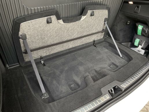 Volvo XC90 D5 AWD // MOMENTUM PRO