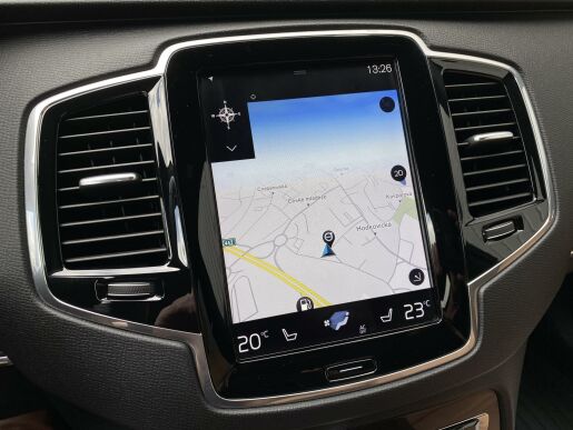 Volvo XC90 D5 AWD // MOMENTUM PRO