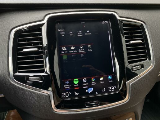 Volvo XC90 D5 AWD // MOMENTUM PRO
