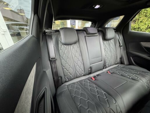 Peugeot 3008 GT 1.6 Hybrid 300k EAT8 4x4