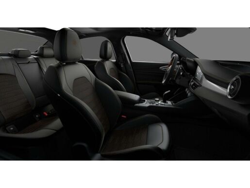 Alfa Romeo Giulia 2.2 JTDm 210k AT8 ZF Q4 4x4 In