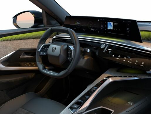 Peugeot 5008 GT Hybrid 145k, Automat, 7míst