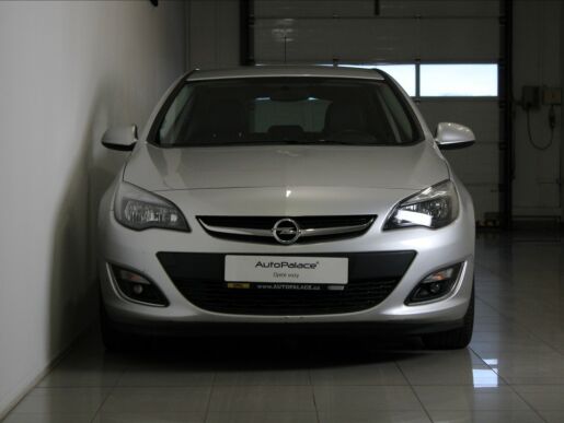 Opel Astra 1,6 i 85kW Cosmo 69 480 km! ČR