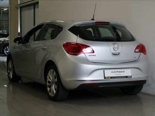 Opel Astra 1,6 i 85kW Cosmo 69 480 km! ČR