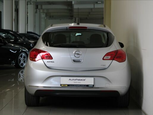 Opel Astra 1,6 i 85kW Cosmo 69 480 km! ČR