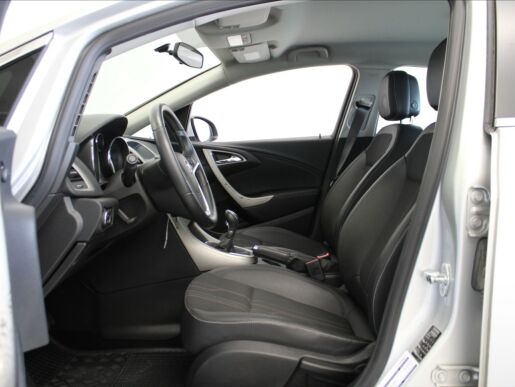 Opel Astra 1,6 i 85kW Cosmo 69 480 km! ČR