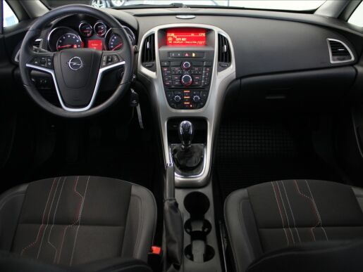 Opel Astra 1,6 i 85kW Cosmo 69 480 km! ČR